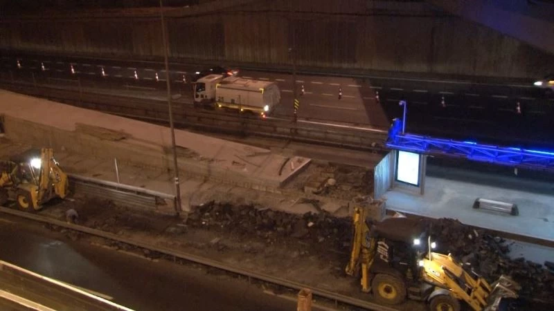 Edirnekapı Metrobüs durağında yenileme çalışması

