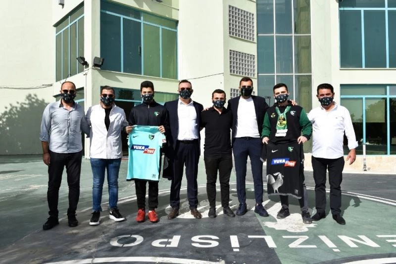 Şanslı 3 taraftar Denizlispor’un antrenmanını izledi
