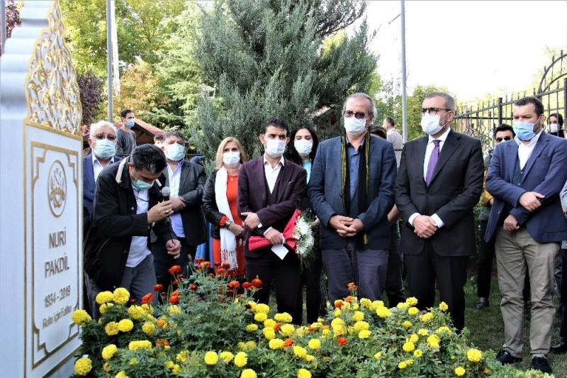 Kudüs Şairi Nuri Pakdil mezarı başında anıldı
