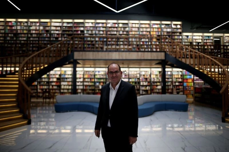 3 futbol sahası büyüklüğünde Avrupa’nın en büyük kitabevi açıldı
