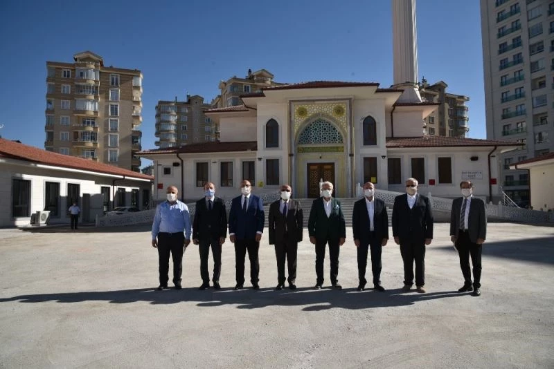 Başkan Pekyatırmacı: “Mahallelerimize değer katacak tesisler yapıyoruz”
