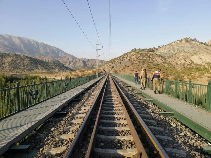Demiryolunda bomba paniği
