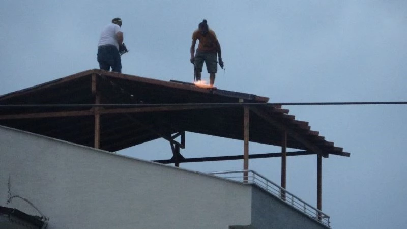 (Özel) 20 metrede maskeyi çıkarmadılar ama iş güvenliğini hiçe saydılar
