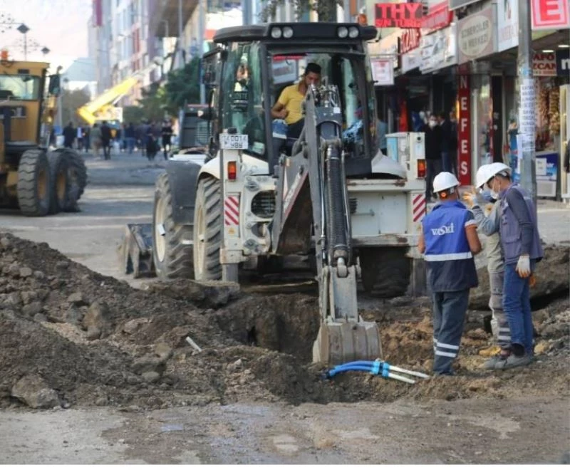 VASKİ şehir merkezindeki altyapı hatlarını yeniliyor
