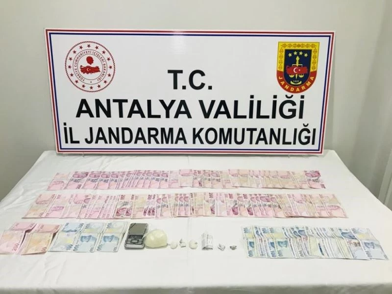 Jandarma bu yıl 563 uyuşturucu operasyonu yaptı
