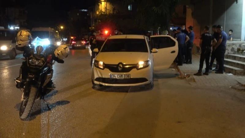 Polis kovalamacasında elindeki uyuşturucuyu yutmaya çalıştı
