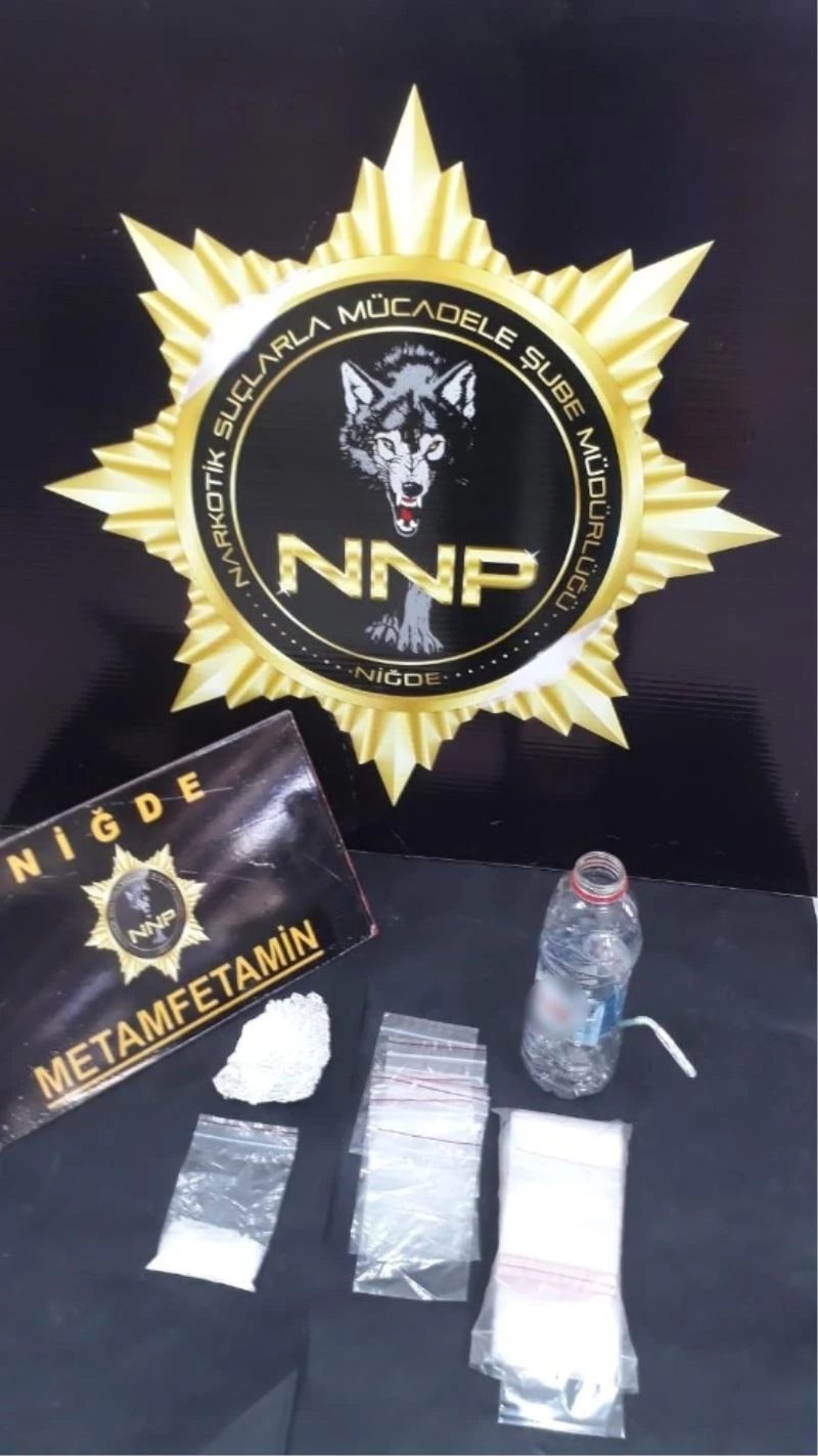 Hırsızlık olayına giden polis uyuşturucu satıcılarını yakaladı
