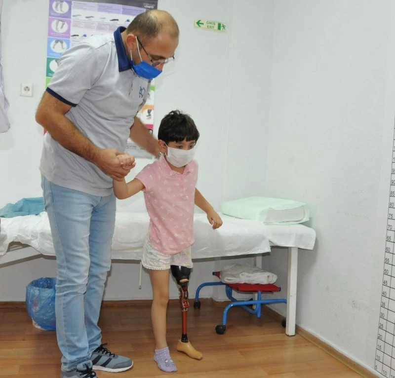 Bacağı kesilen Özge’ye silikonlu protez için 30 bin TL gerekiyor
