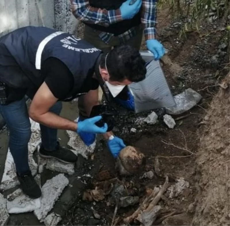 İnşaat alanından poşet içerisinde kafatasları çıktı
