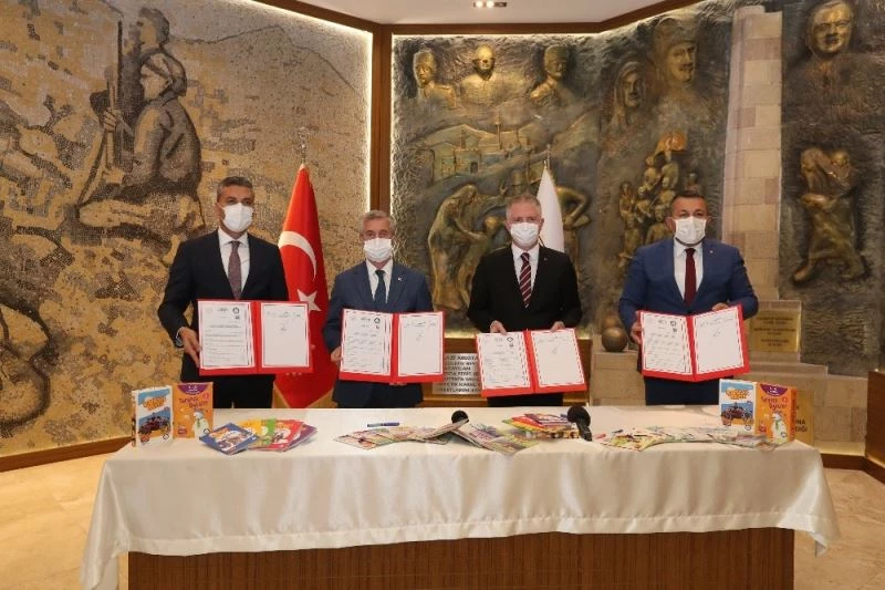 Şahinbey’den öğrencilere 825 bin adet kitap
