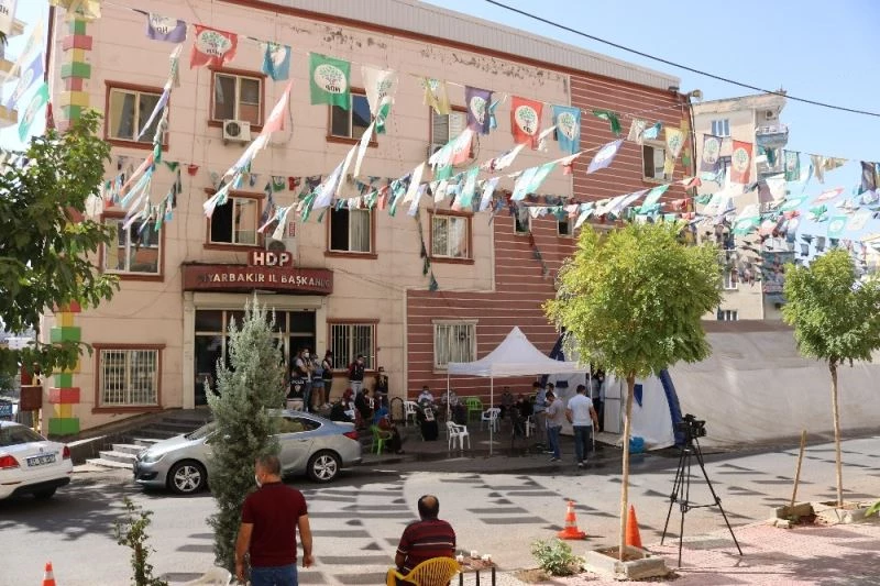 HDP önündeki ailelerin evlat nöbeti 394’üncü gününde
