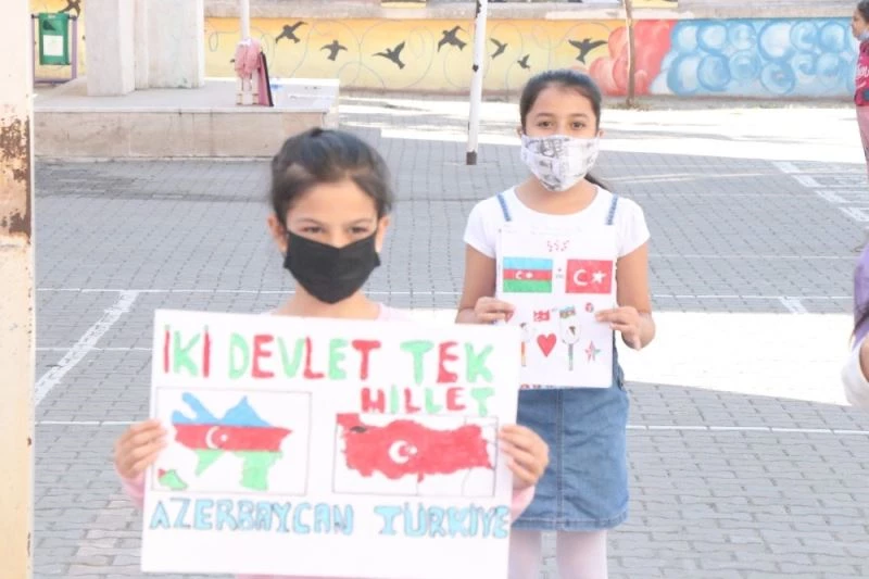 Minik kalplerden Azerbaycan’a tam destek
