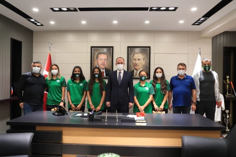 Pamukkale Belediye Başkanı Örki, Horozkentsporluları ağırladı
