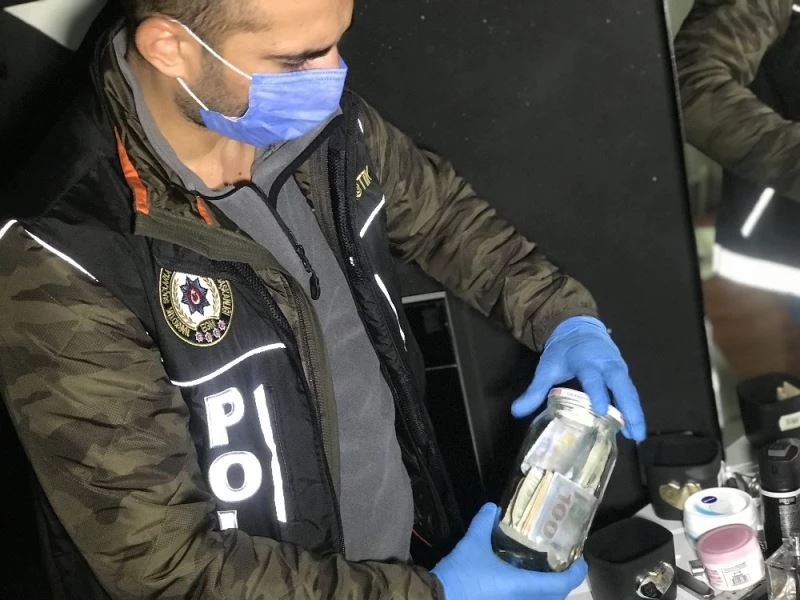 Bursa’da şafak operasyonu, mahalle ablukaya alındı
