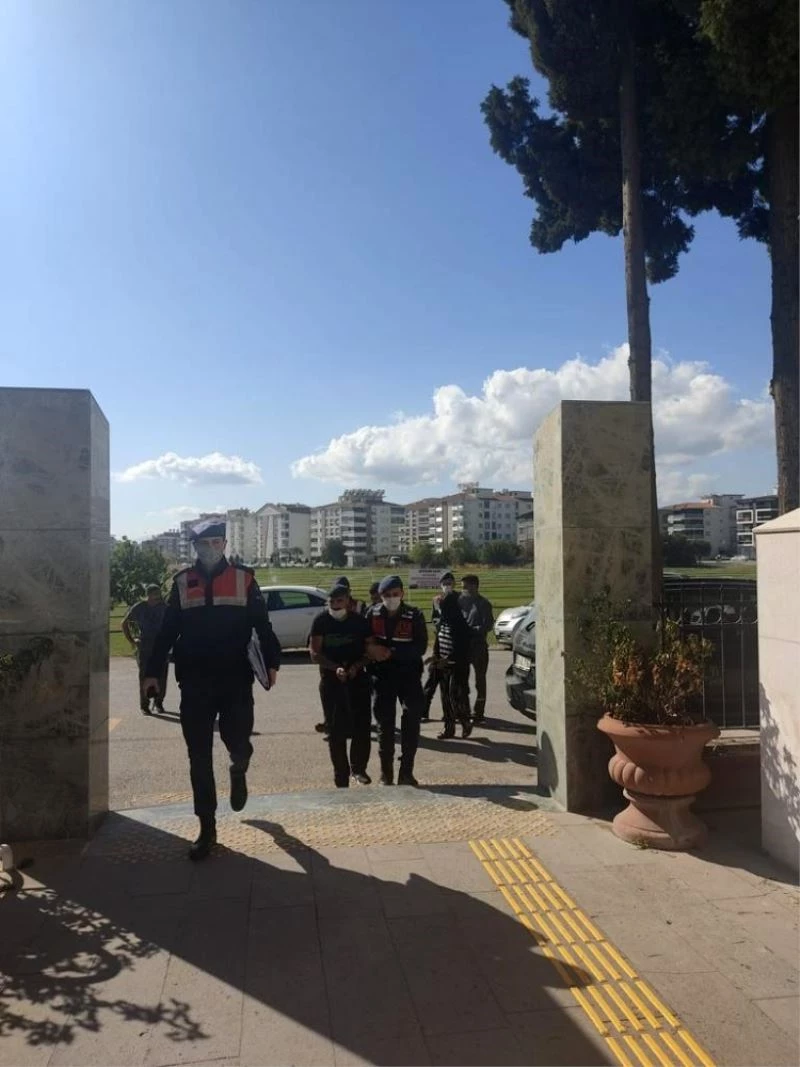 Spor aletlerini çaldılar, gözaltına alındılar
