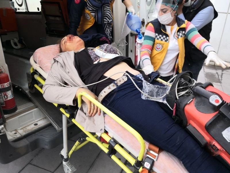 Çocuklarını almaya gelen karısına icra mahkemesi önünde kurşun yağdırdı
