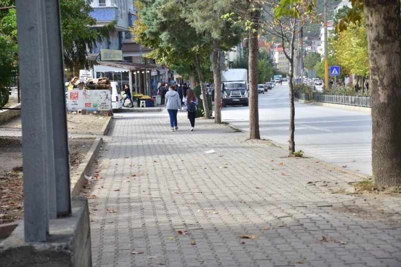 Boyabat’ta kaldırım işgaline son
