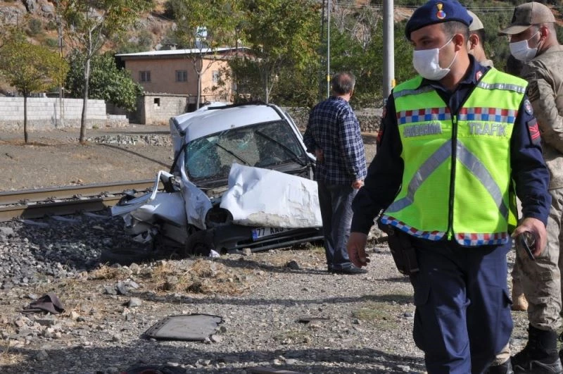 Hemzemin geçitteki kazada ölenlerin cenazeleri ailelerine teslim edildi
