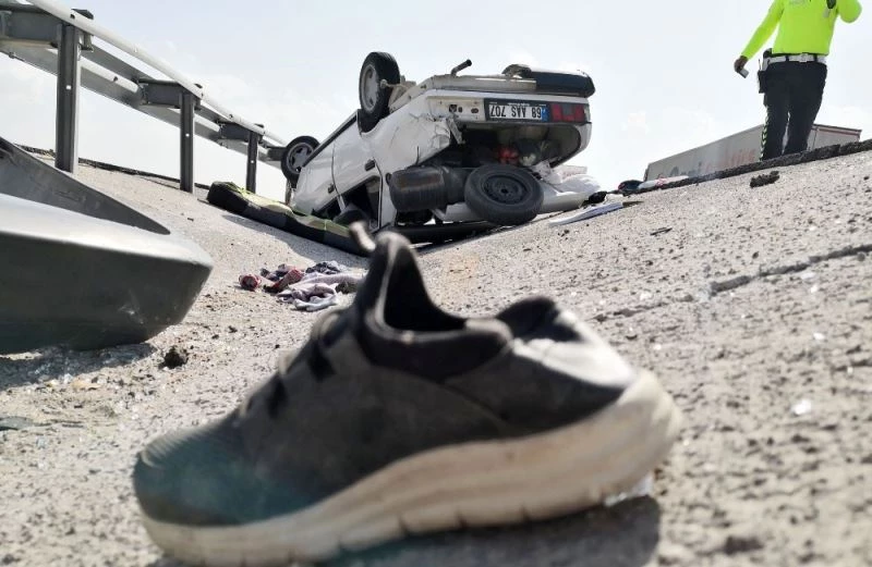 Sollamak istediği tıra arkadan çarpan otomobil takla attı: 4 yaralı
