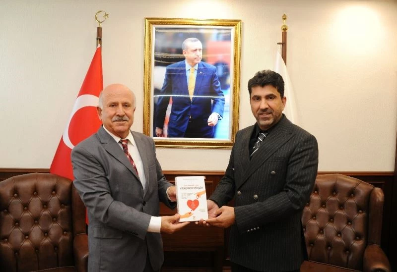 Emekli Başsavcı Necdet Bayraktaroğlu Rektör Aldemir’i ziyaret etti
