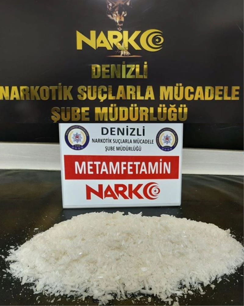 Torbacıları besleyen tacir, 1 kiloya yakın metamfetamin yakalandı
