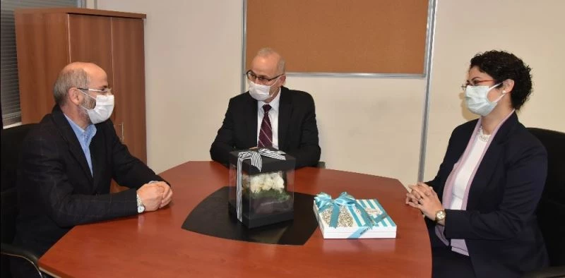 Proje Yönetim Ofisine ödüllü başkan
