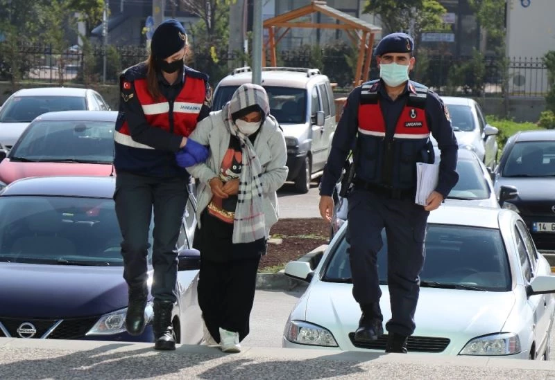 Dinlenme tesisi tuvaletinde doğurduğu bebeğini çöpe atarak ölümüne neden oldu
