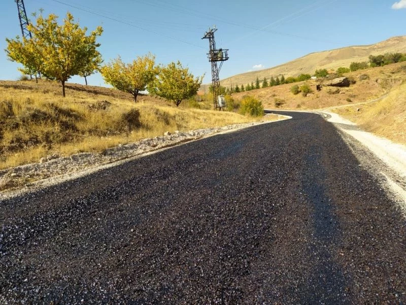 Kuluncak’ta asfaltsız yol kalmayacak
