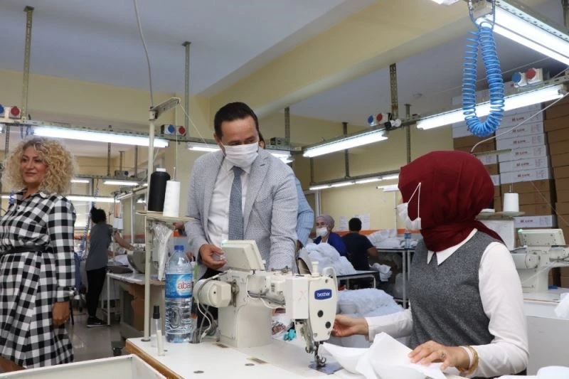 Başkan Yanmaz tekstil atölyelerini ziyaret etti

