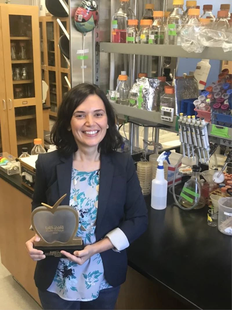 Sabri Ülker Bilim Ödülü Doç. Dr. Elçin Ünal’a verildi