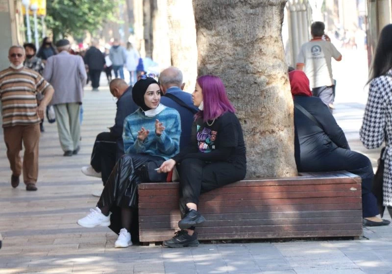 Tiryakiler Denizli’de alınan sigara yasağını dinlemiyor
