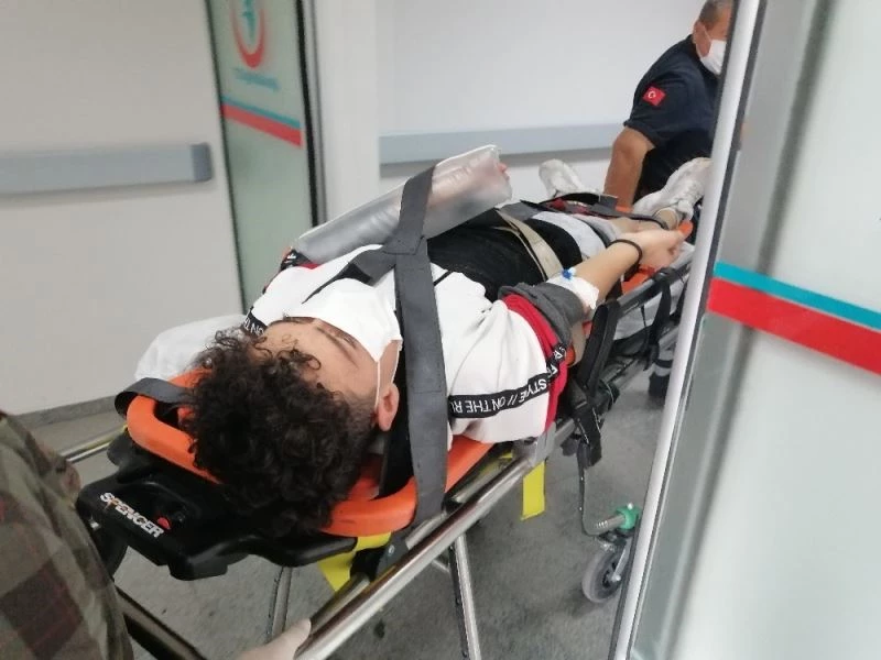 Duvarda denge yürüyüşü yapan çocuk düşerek yaralandı
