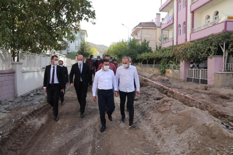 Başkan Arı, Güzelyurt Mahallesinde alt yapı çalışmalarını inceledi

