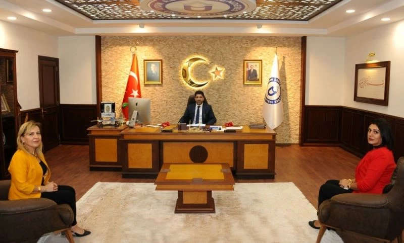 Girne ve Mesudiye Mahallesi Muhtarları Rektör Aldemir’i ziyaret etti
