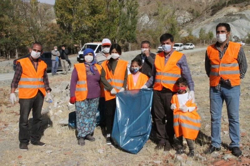 Köylülerden çevre temizliği
