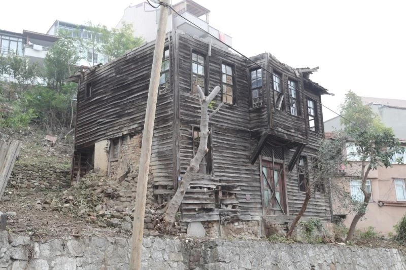 Hulusi Kentmen’in evi İzmit’e kazandırılıyor
