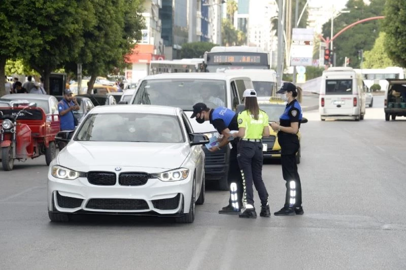 Polis korna çalmayın diye uyardı çalanlara ceza yazdı
