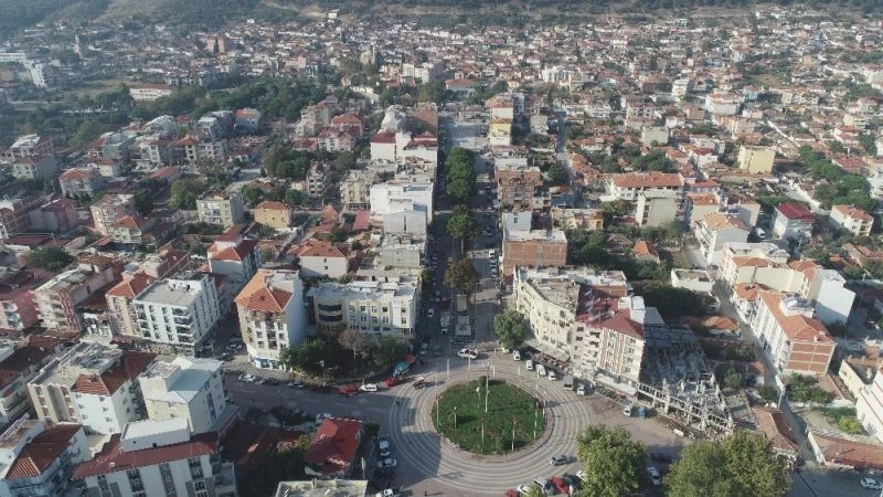 Gölmarmara’nın Prestij Caddesi’nde peyzaj çalışmaları başladı
