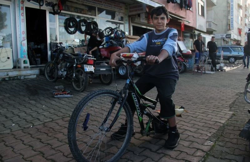 Ağaç motorundan moto-bisiklet yaptı
