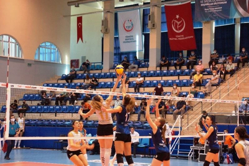 Sultanlar Ligi: Aydın B.B.: 3 - PTT: 1
