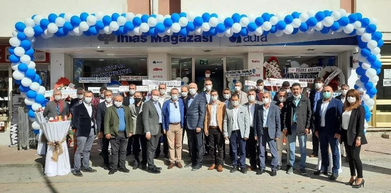 İhlas Pazarlama 80. mağazasını Tavas’ta açtı.
