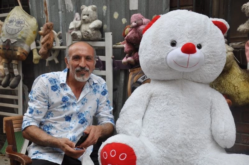 (Özel) 40 yaşında aldığı ilk oyuncağı ilham kaynağı oldu, evini oyuncaklarla süsledi
