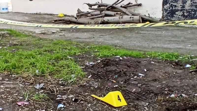 ’Küfürlü konuşmayın’ uyarsında silahlar çeklidi: 1 yaralı
