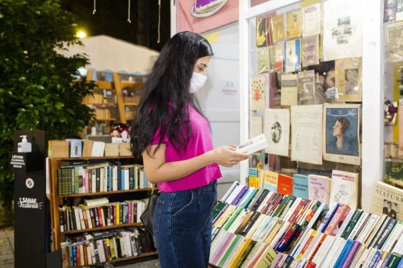 Kepez’in Sahaf Festivali’ne yoğun ilgi
