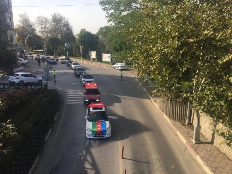 Modifiye araç tutkunlarından Azerbaycan’a destek konvoyu
