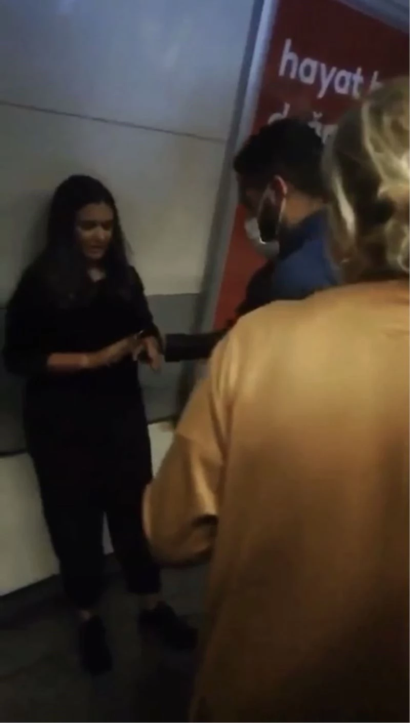 (Özel) Şişli metrosunda rayların arasına düşen genç kız yaralı kurtuldu
