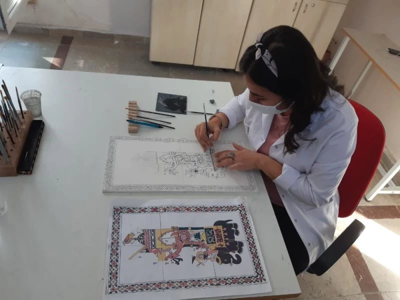 Çinicilik kursiyerleri seramiklerine El-Cezeri’nin Filli Su Saatini işliyor
