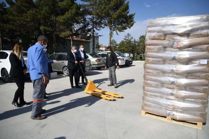 Kayseri’de çiftçilere Macar fiğ tohumu dağıtıldı
