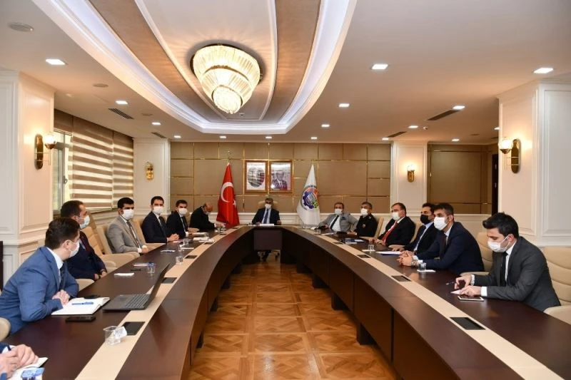 Hızlı vaka artışına karşı alınan önlemler değerlendirildi
