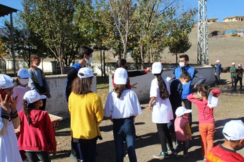 ‘Askıda Kitap’ Narmanlı çocuklara ulaştı
